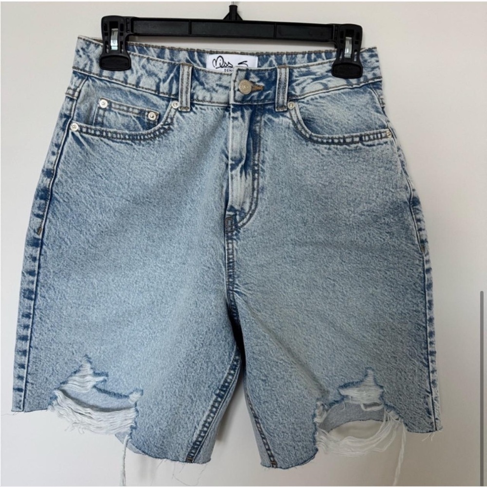 NWOT Miss Selfridge longline denim boyfriend shorts in bleach wash - Picture 4 of 6
